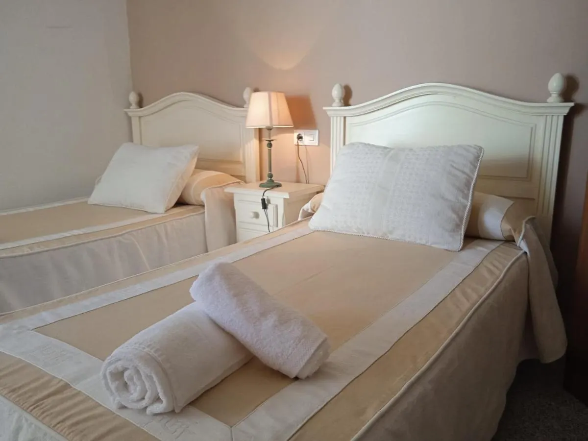 Pension La Sierra Cortes de la Frontera Guest house