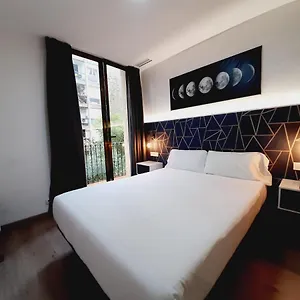 hostal-laia-by-gaiarooms.topbarcelonahotels.com/